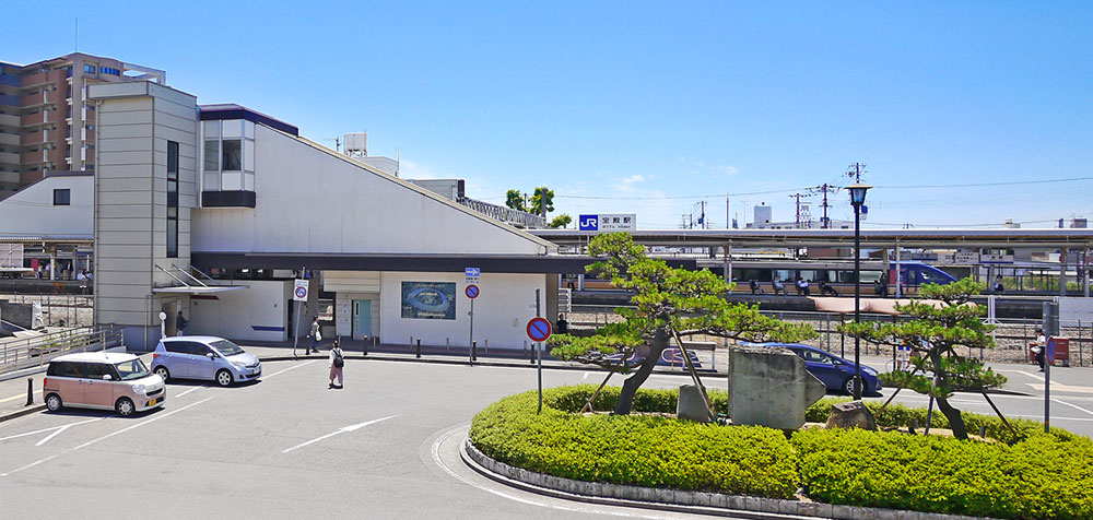JR宝殿駅