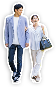 歩く夫婦