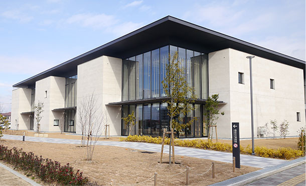 高砂市立図書館