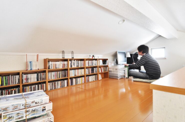 ロフトでPC作業する加古川市のM様